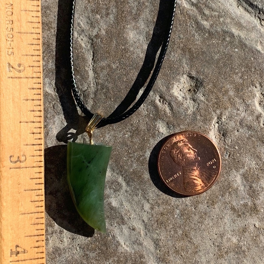 COPY Green Nephrite Jade Stone Tiger Tooth Claw Shark Tooth Pendant Necklace 18” - Picture 4 of 6